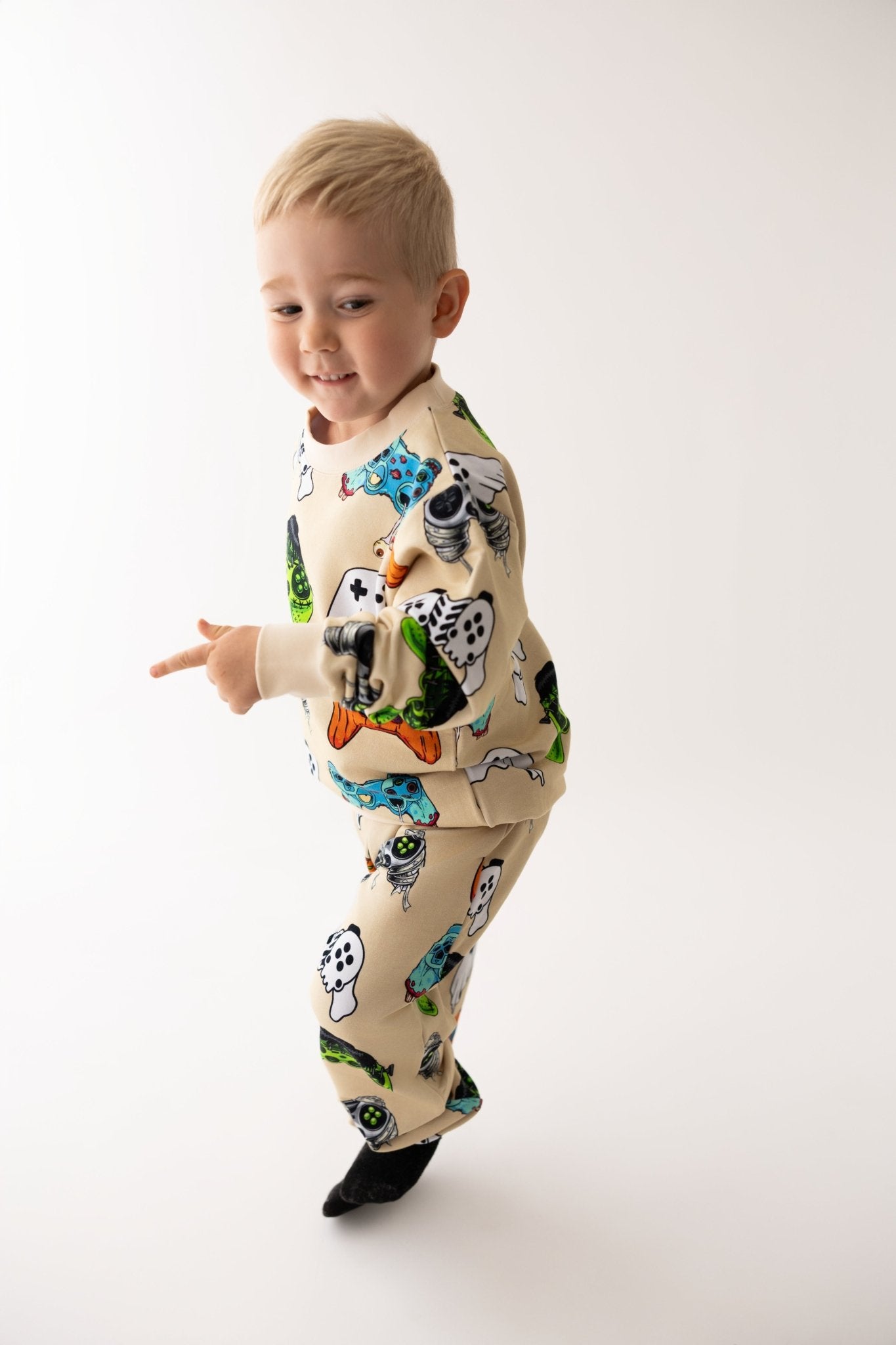 Monster Quest | Jogger Set - Bunny Knots