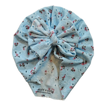 Load image into Gallery viewer, Enzlee | Sky Blue Floral | Eyelet Headwrap
